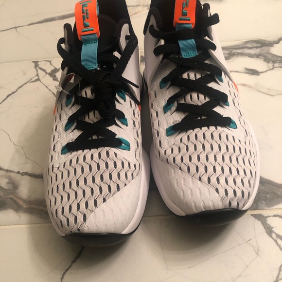 Nike Lebron Witness V Basketball Sneakers Size 7. New w/o box - Picture 4 of 4